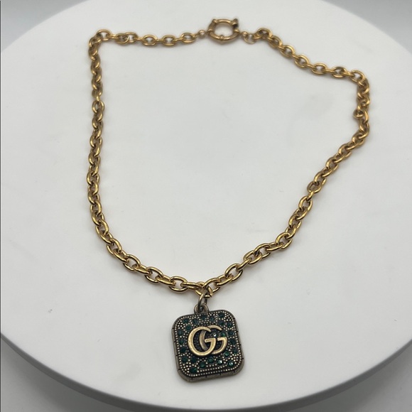 947. 18k Antique Gold Plated Chain Necklace with GG Pendant. - Picture 3 of 5